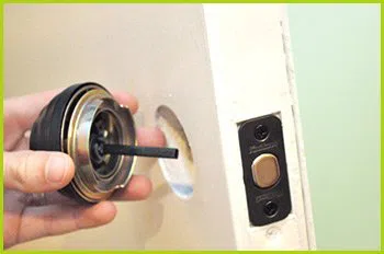 Expert Locksmith Services Gibsonton, FL 813-261-4759 - 12-changing-locks