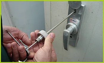 Expert Locksmith Services Gibsonton, FL 813-261-4759 Expert Locksmith Services Gibsonton, FL 813-261-4759 - 15-emergency-locksmiths
