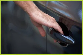 Expert Locksmith Services Gibsonton, FL 813-261-4759 - 8-opening-car-locks